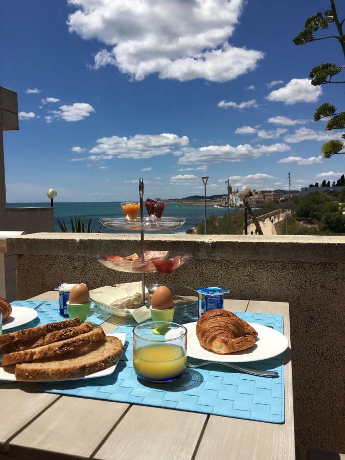 Casa Balmins Sitges Bed & Breakfast Bagian luar foto
